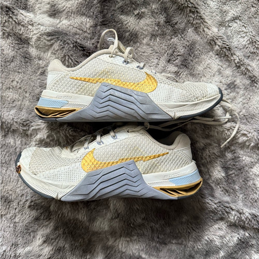 Nike Metcon 7 Blue and Gold Training Shoes